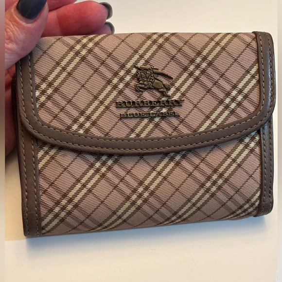 Burberry Compact Wallet EUC - Picture 1 of 7